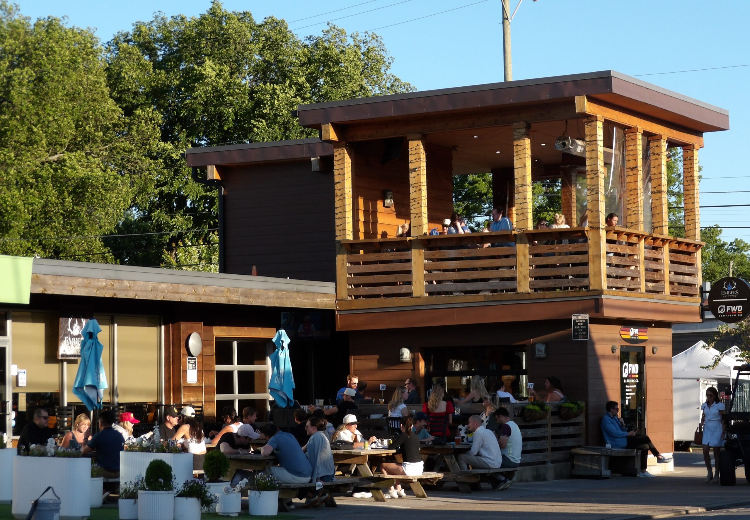 12-South-Nashville-TN-Restaurant-Edleys-Bar-B-Que.