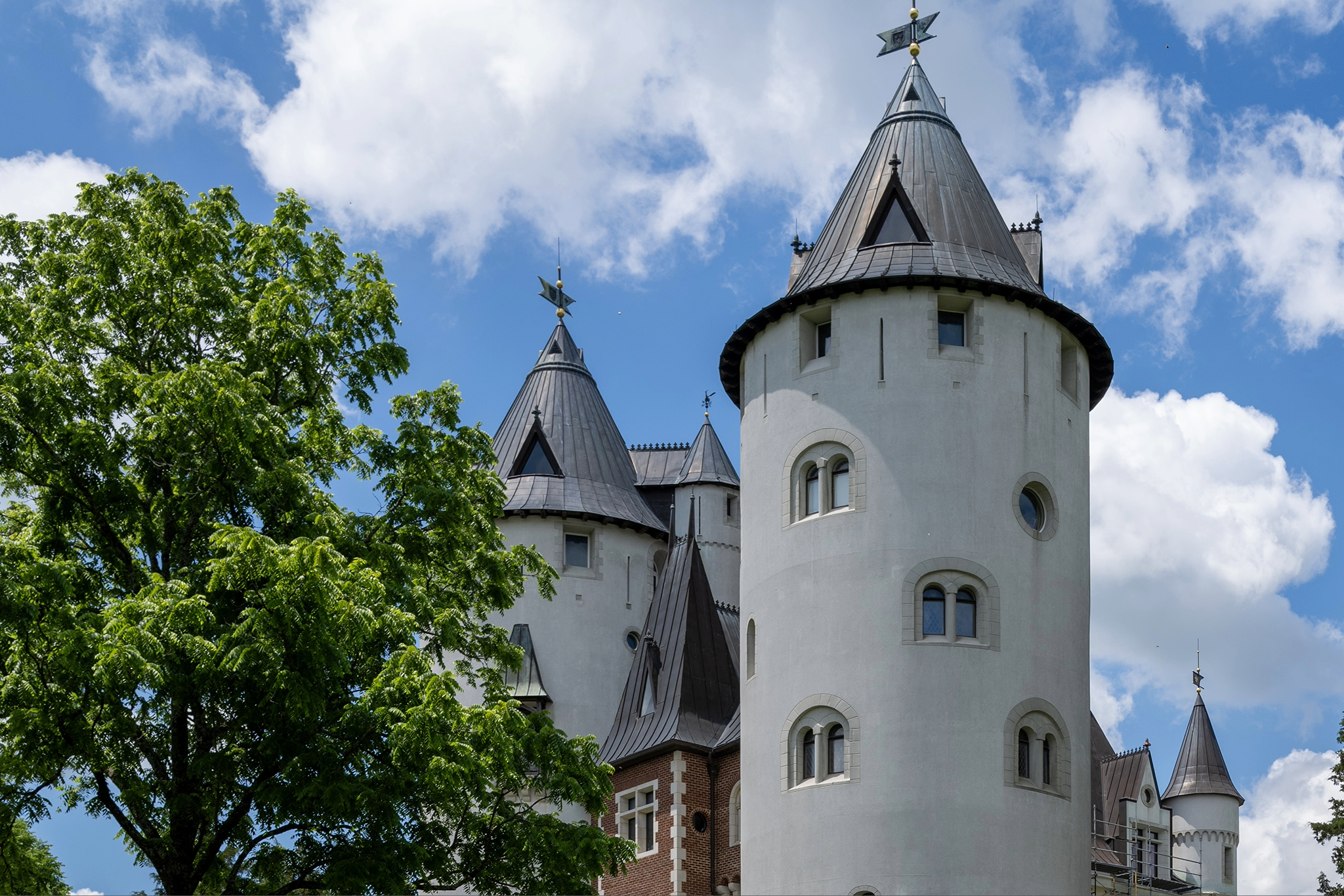 This photo shows the towers of Castle Gwynn, a castle in Arrington, Tennessee.