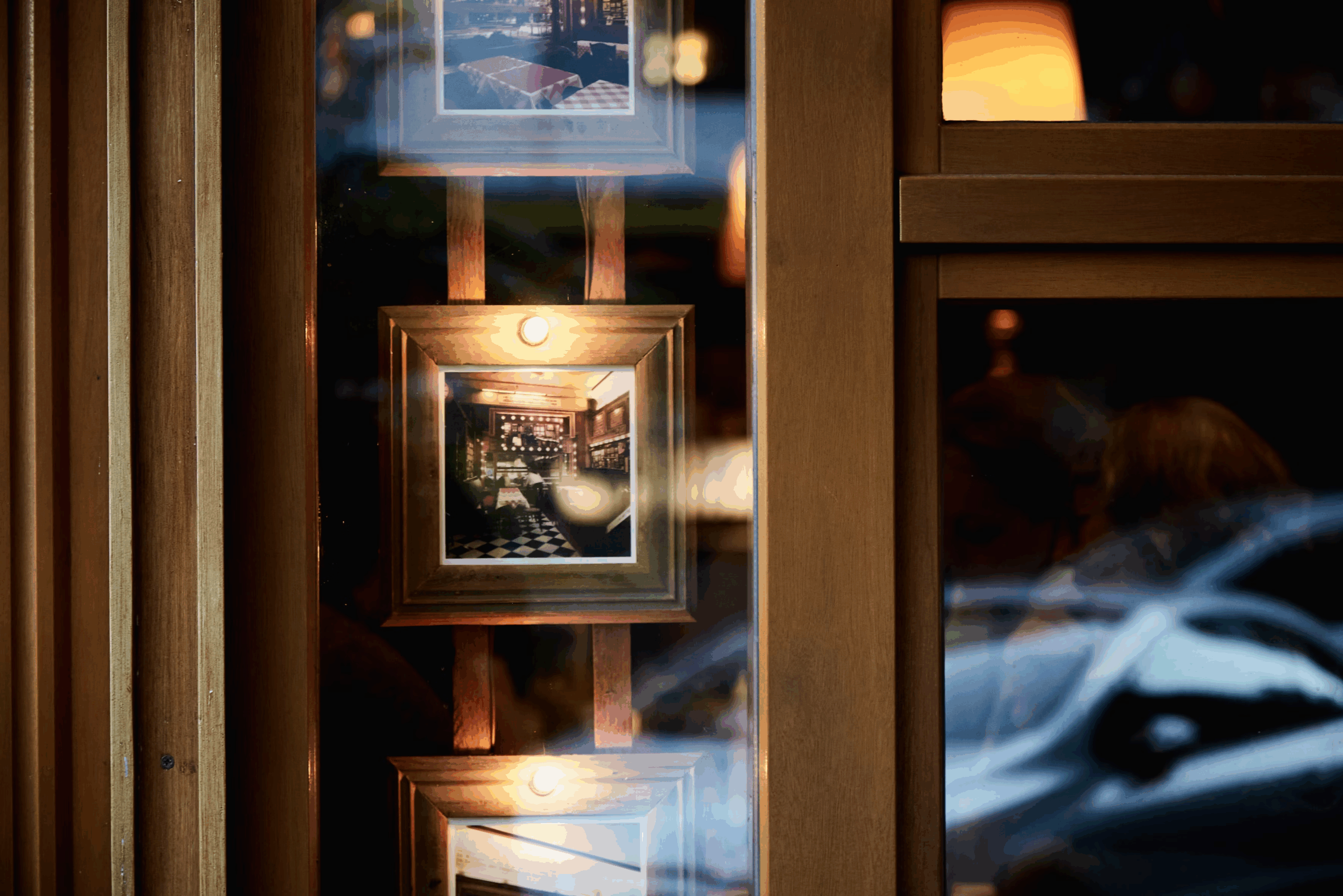 Art Gallery in Franklin, TN., offering artwork by many artists.