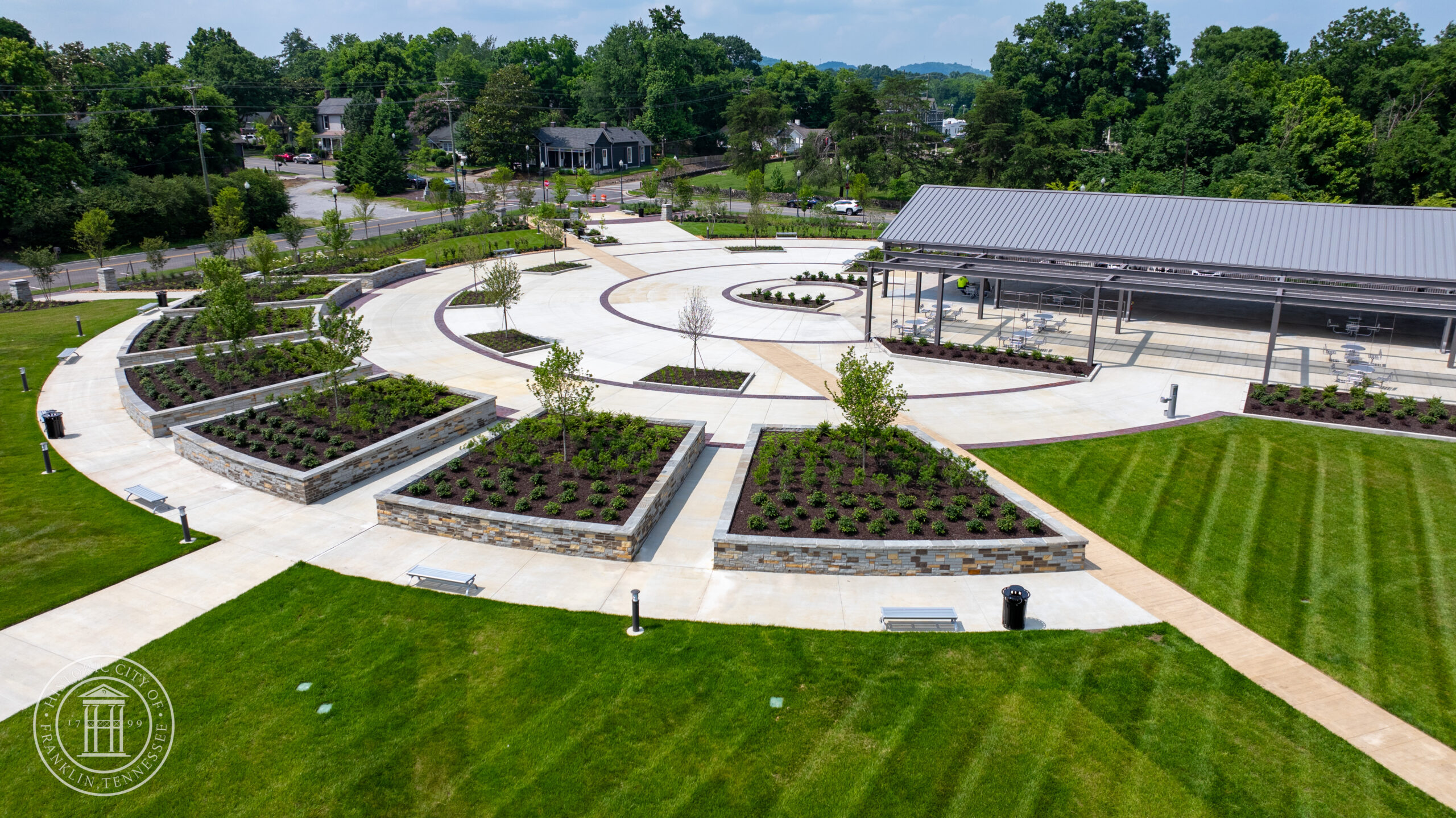 Bicentennial Park in downtown Franklin, TN, offers picnic areas, a pavilion, a public plaza, stage set for small performances and outdoor movies, public restrooms and more. Bicentennial Park can host up to 3,000-5,000 people for community events.