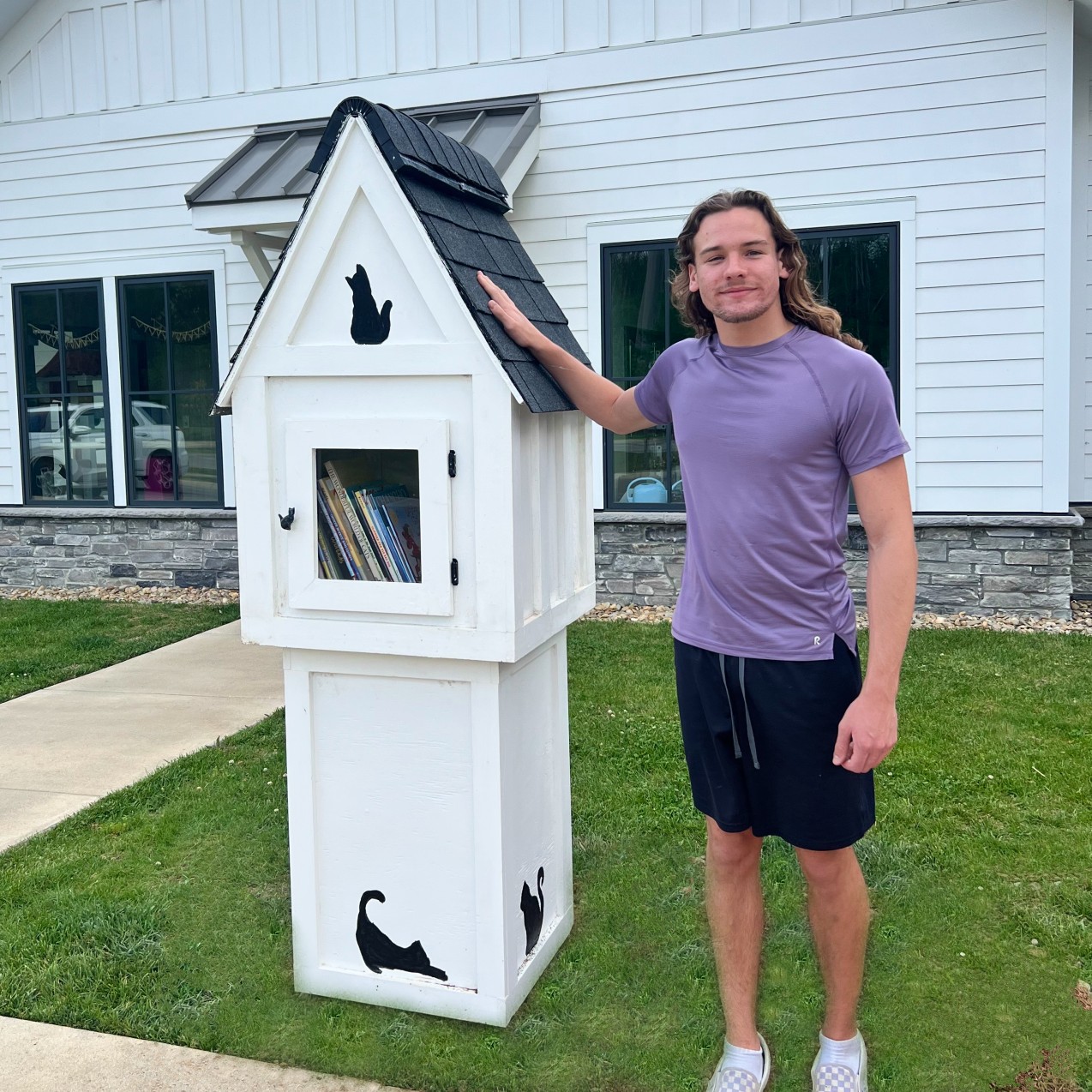 Eagle Scout Builds Lending Library for Williamson County Animal Center in Franklin.