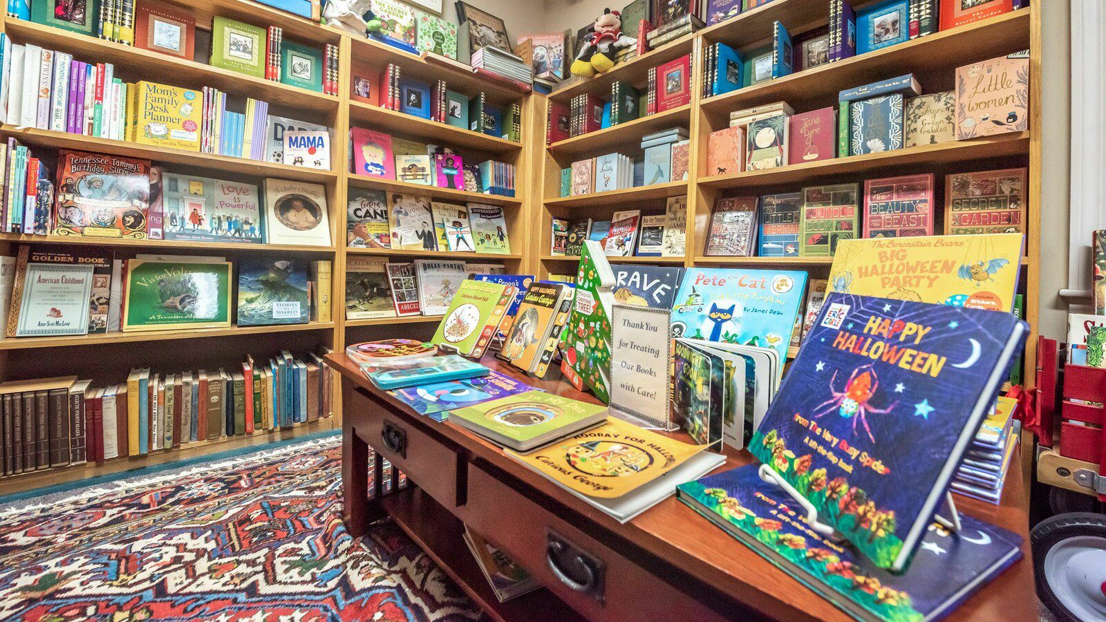 Landmark Booksellers downtown Franklin, Tennessee bookstore.