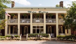 Exterior of Mere Bulles restaurant and events in Brentwood, Tennessee.