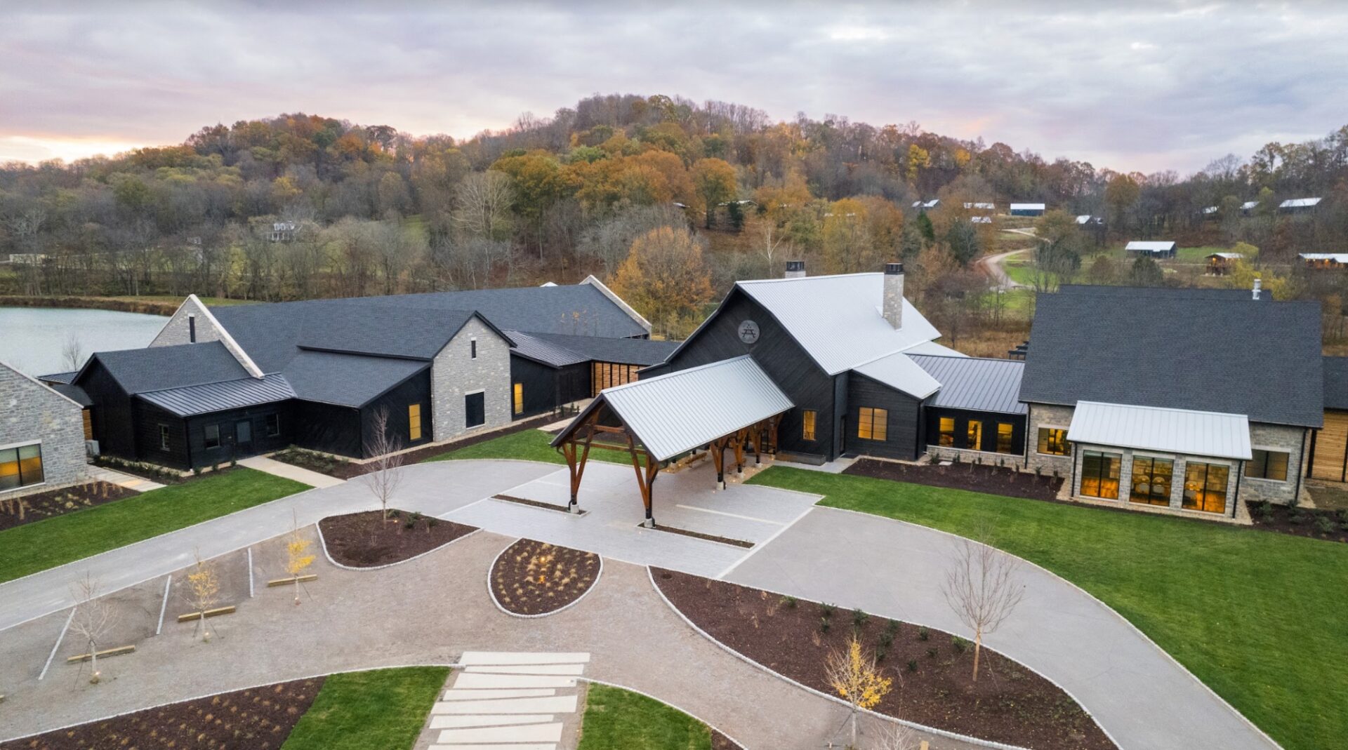 SOUTHALL, FRANKLIN, TENNESSEE’S DESTINATION-DEFINING LUXURY FARM-BASED RESORT