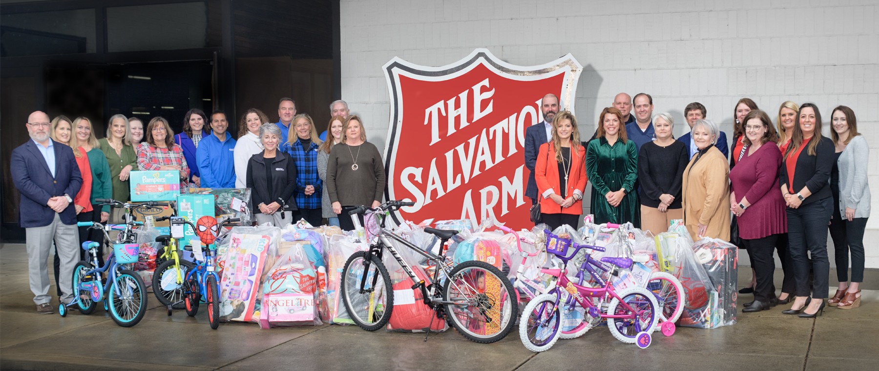 Volunteer State Bank keeps Volunteer State Bank keeps holiday tradition alive, serves 46 children in Davidson, Robertson, Rutherford, Sumner, Williamson and Wilson Counties. tradition alive, serves 46 children