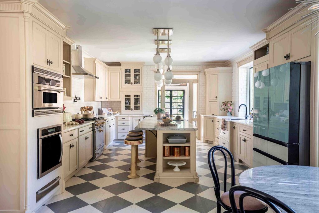 Holly Thompson Homes_web-version-of-kitchen-3